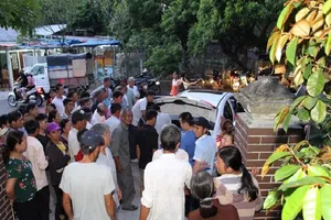 Bị tai nạn lao động, đưa xác nạn nhân lên xe chở về quê