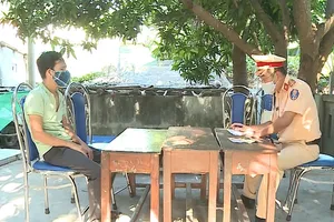 Lật tẩy chiêu né chốt, chở người từ Đà Nẵng về Huế 