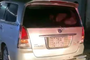 1 lái xe ở Quảng Ngãi 'thông chốt' đưa người trốn cách ly