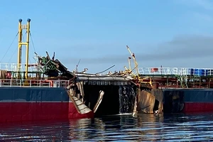 Nổ tàu chở dầu trên vùng biển Quảng Ngãi