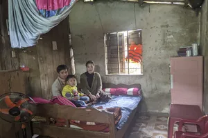 Xây nhà mới cho hai viên chức tư pháp nghèo ở Hướng Hóa