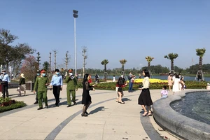 Huế: Xử phạt 5 người không đeo khẩu trang nơi công cộng