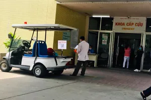 Nổ bình gas mini trong trường học, 5 người nhập viện