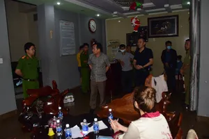 Tạm giữ hình sự 14 người dương tính ma túy tại nhà nghỉ ở Huế