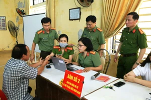 Thừa Thiên-Huế: Tạm dừng cấp CCCD gắn chíp điện tử