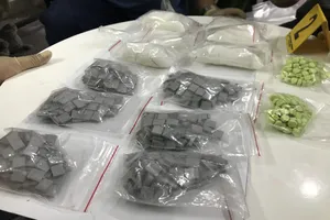 Sử dụng điểm mua bán điện thoại di động thành nơi buôn ma túy