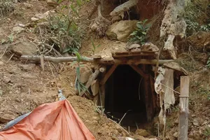 Khoảng 30 người vào rừng ở Huế dựng lán đào vàng