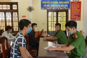 Bị đánh tập thể vì cho rằng 'nhìn đểu'