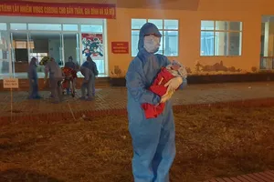 Thai phụ sinh em bé nặng 3,2 kg trong khu cách ly ở Huế