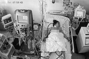 Hai mẹ con sản phụ nhiễm COVID-19 cận kề cửa tử được 'tái sinh'