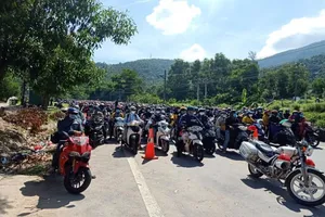 Thừa Thiên - Huế: Sẽ xử phạt người tự ý rời vùng đang Chỉ thị 16 về quê