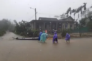 Thừa Thiên - Huế: Hai vợ chồng mất tích khi đi thả lưới trên sông