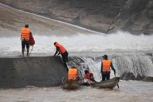 Điều tra vụ tàu chở đoàn cán bộ sở GTVT gặp nạn trên sông