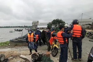 Thừa Thiên - Huế: Lật ghe khiến vợ tử vong, chồng mất tích