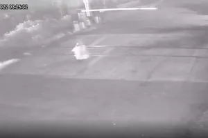 1 phụ nữ bị tàu hỏa tông tử vong khi ngồi cạnh đường ray