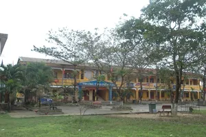 Nam sinh lớp 6 tử vong khi xô xát trong trường học