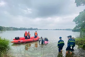 Tìm thấy thi thể nam sinh viên dưới hồ Khe Mây