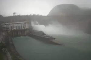 Huế: Mưa lớn, thủy điện Hương Điền xả nước, lũ đang lên