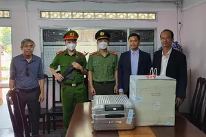 Cổ vật mũ quan triều Nguyễn đã được đưa về Huế