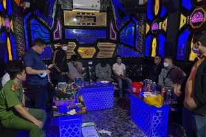 Thừa Thiên - Huế: Phát hiện 7 người dương tính ma túy ở quán Karaoke