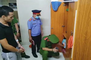 Bị phát hiện, tên trộm đánh chủ nhà rồi tẩu thoát