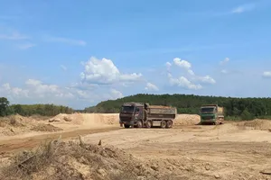 Đơn vị thi công cao tốc Cam Lộ - La Sơn chậm khắc phục hậu quả cho người dân 