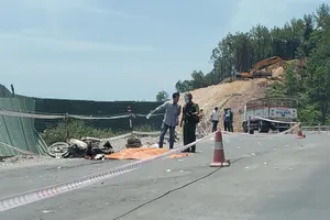 Tài xế ô tô tông chết người rồi trốn khỏi hiện trường ở Thừa Thiên - Huế