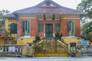 'Thần đèn' sẽ di dời biệt thự cổ kiến trúc Pháp bên dòng sông Hương 