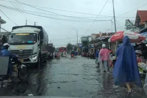 Huế: Triều cường dâng cao, nhiều nơi học sinh được nghỉ học