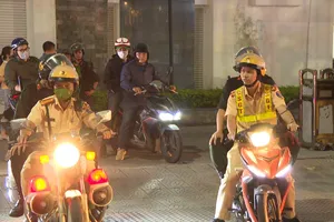 Tổ 1311 Thừa Thiên - Huế xử lý nhiều vi phạm trong ngày đầu ra quân