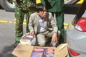 Biên phòng Quảng Trị bắt nghi can vận chuyển 57 kg pháo lậu 