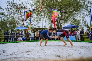 Xem trai, gái Huế khai hội vật đầu xuân