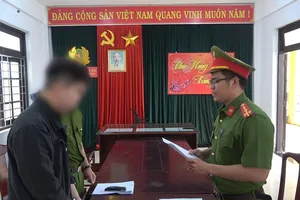 Bắt thanh niên dùng clip 'nóng' để cưỡng dâm người yêu cũ