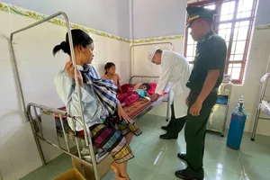 Cứu 2 cháu bé bị ngộ độc sau khi ăn nấm