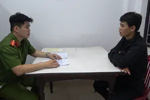 Đem xe máy đi cầm, rồi trình báo bị 2 người dùng dao cướp