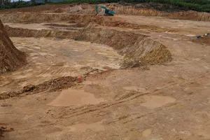 Phát hiện thi thể phân hủy tại mỏ đất ở Huế, nghi là người mất tích 1 tháng