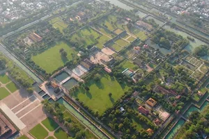 Các chuyên gia phản đối ý tưởng làm cầu vượt thượng thành Huế