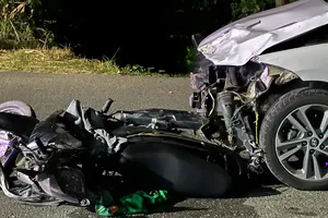 Tai nạn ô tô với xe máy làm 1 người chết, 4 người bị thương