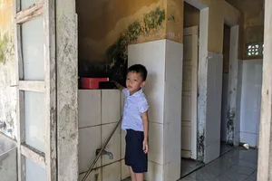 Quảng Trị: 1 trường vận động tiền sửa nhà vệ sinh nhưng 'quên' báo cáo phòng GD&ĐT