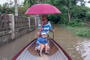 Thừa Thiên-Huế: Mưa như trút nước, nhiều vùng trũng bị ngập sâu