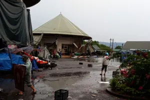 Quảng Trị: Giông lốc khiến hàng chục căn nhà tốc mái