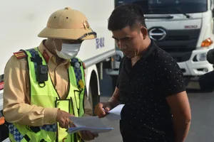 Chuyên gia nói gì về loạt xe nổ lốp trên cao tốc Cam Lộ - La Sơn do nhiệt độ cao?