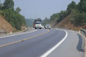 Cần xem xét lại việc phân luồng cao tốc Cam Lộ - La Sơn