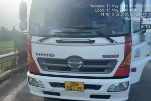 Xe tải vượt ẩu trên cao tốc Cam Lộ - La Sơn đã bị chặn lại tại Quảng Ngãi