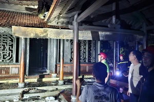 Ngôi chùa ở Huế cháy dữ dội trong đêm