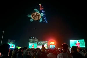 Màn Drone Light khai mạc lễ hội Vì Hòa bình ở Quảng Trị