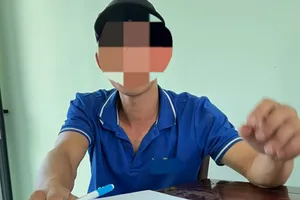 Công an đang làm rõ việc phụ xe sàm sỡ cô gái trên xe khách