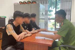 6 người chạy xe gây rối trật tự để ra oai, 4 người bị khởi tố