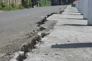 Bờ kè ở Quảng Trị mới bàn giao chưa đầy tháng đã bị nứt