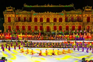 Du khách ấn tượng với Festival Huế 4 mùa